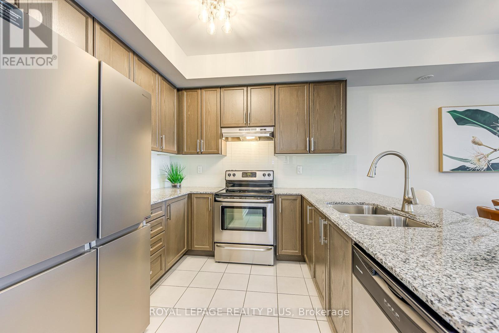 Property at 510 - 10 DRUMMOND STREET image 3