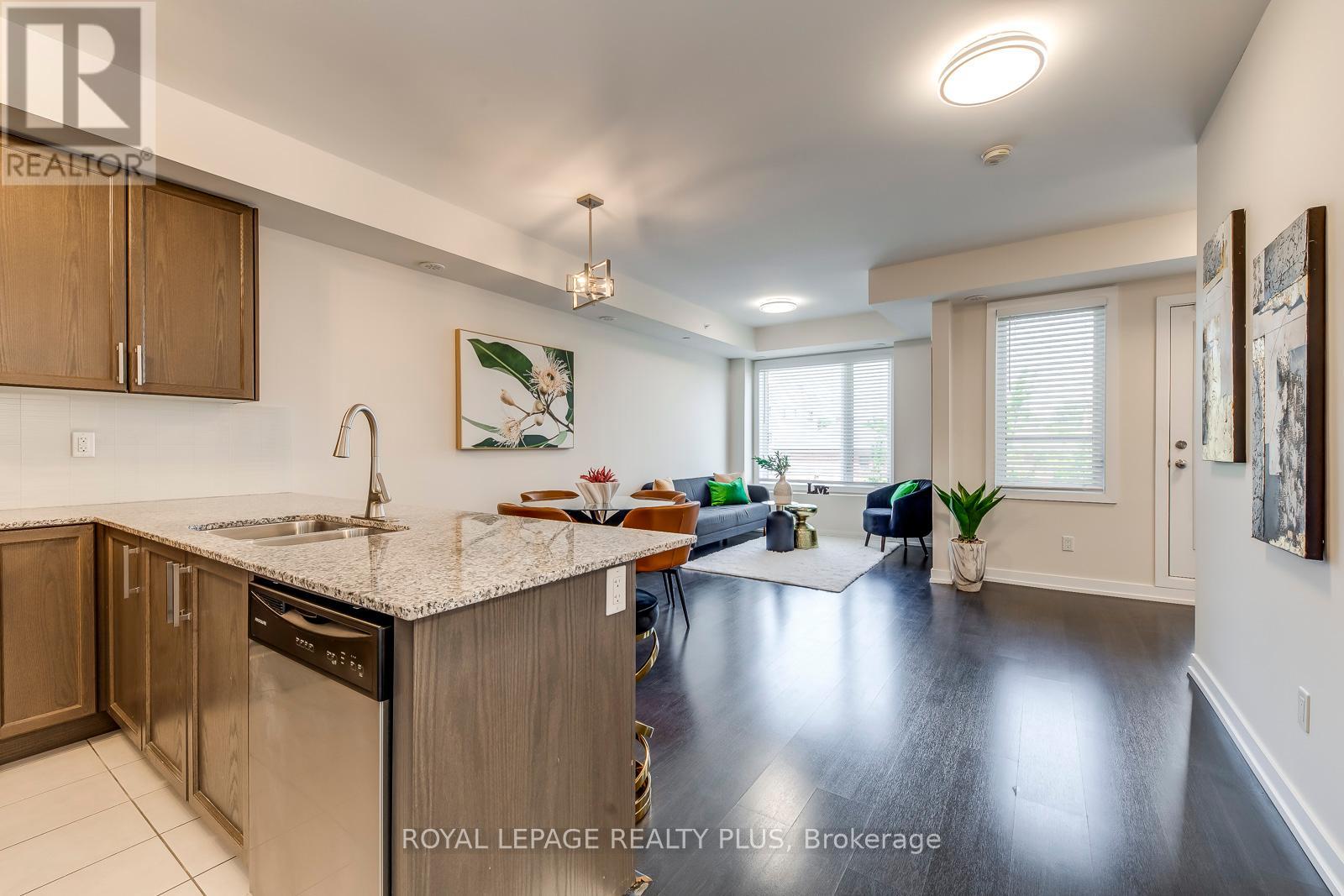 Property at 510 - 10 DRUMMOND STREET image 4