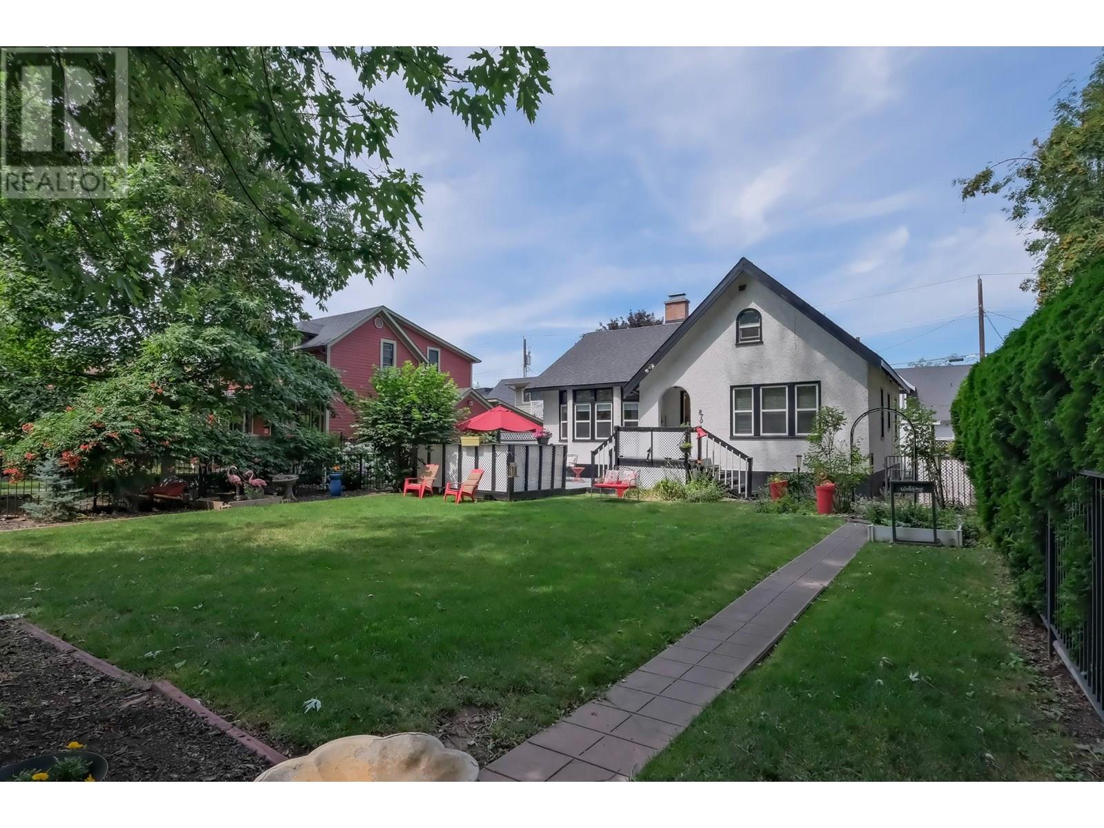 870 Bernard Avenue, Kelowna, British Columbia