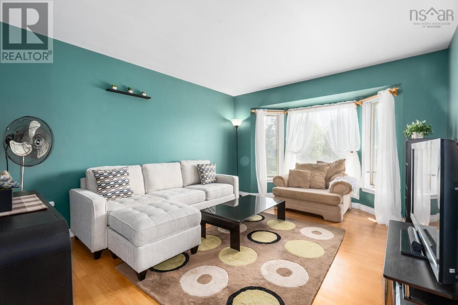 Property at 10 Laurelcrest Drive image 3