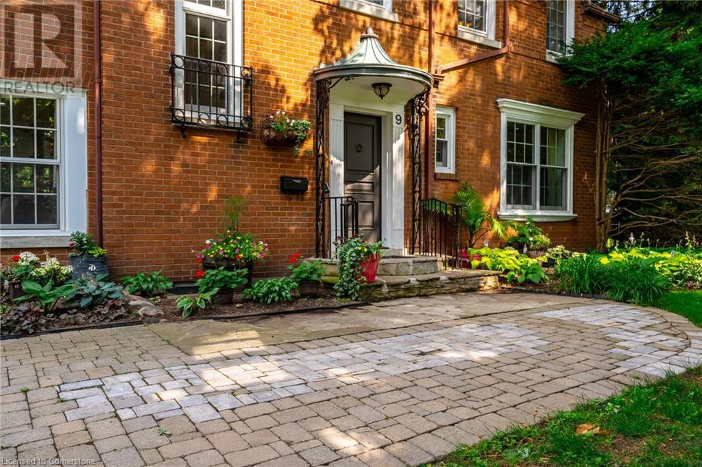 Property at 9 LANSDOWNE Road S image 2