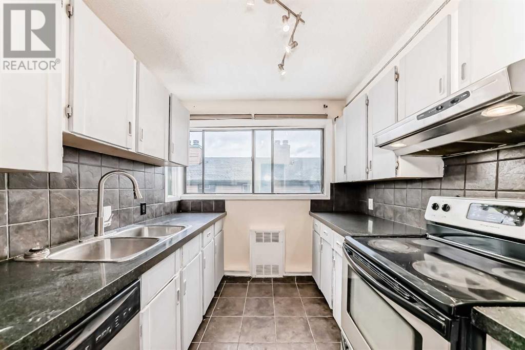 Property at 29, 2400 15 Street SW image 1