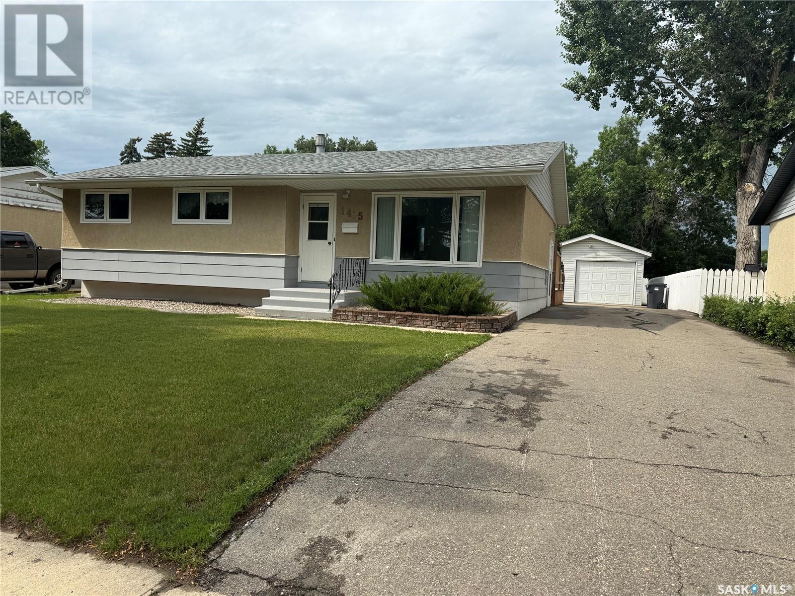 1415 Coteau AVENUE, weyburn, Saskatchewan