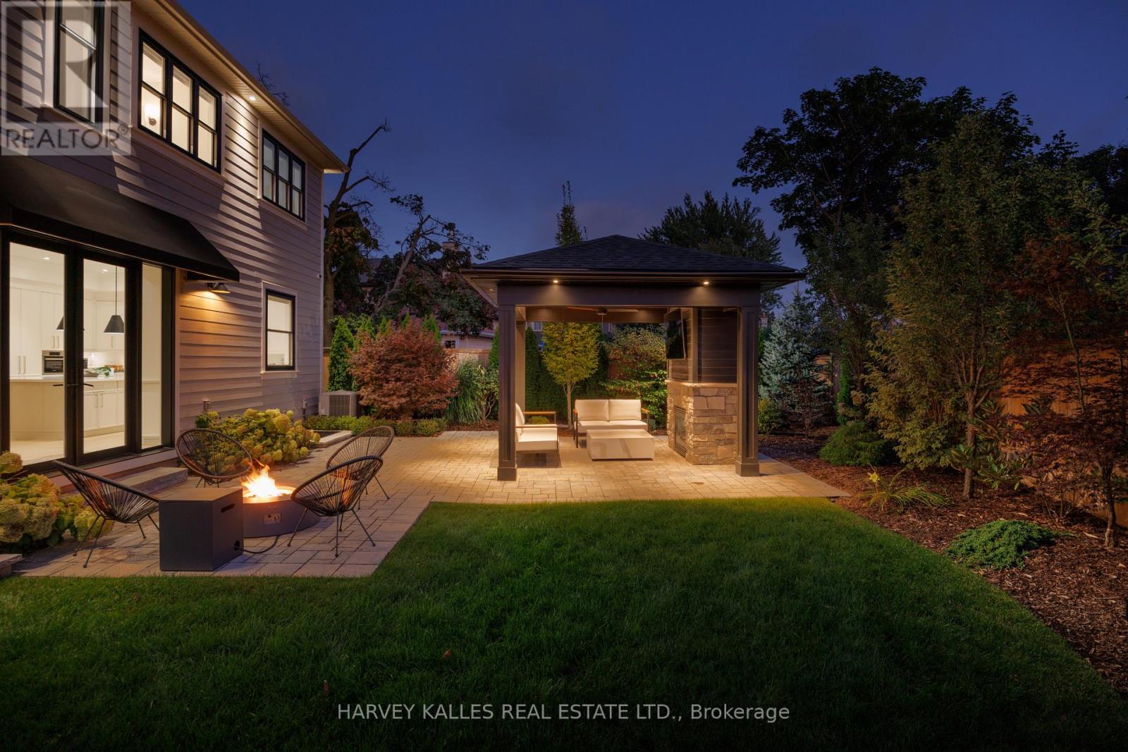 588 Stephens Crescent, Oakville, Ontario  L6K 1Y3 - Photo 10 - W12284354