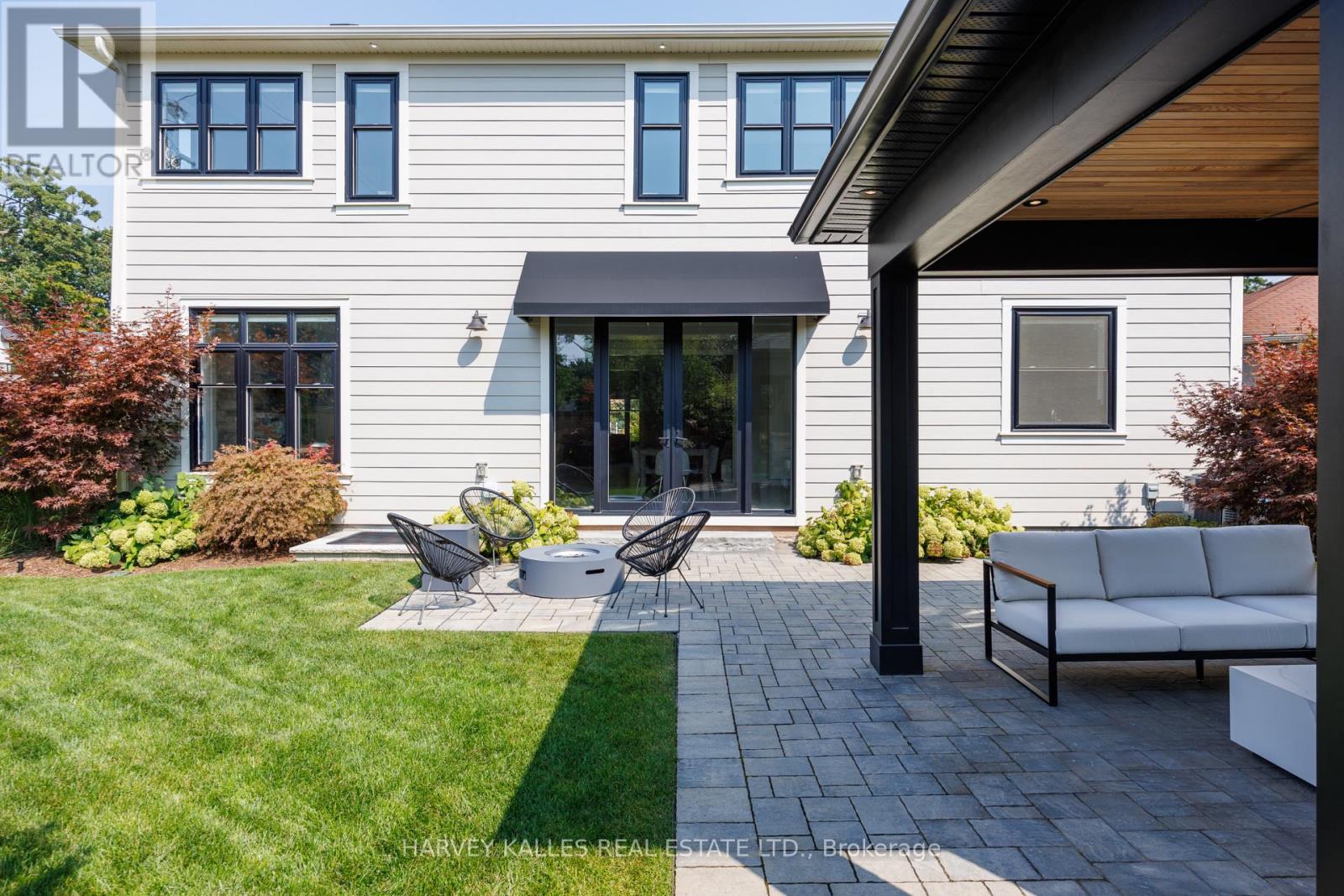 588 Stephens Crescent, Oakville, Ontario  L6K 1Y3 - Photo 6 - W12284354