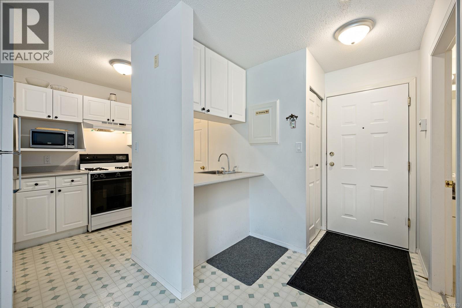 209 1105 Henry Rd, Courtenay, British Columbia  V9J 1L0 - Photo 12 - 1007463