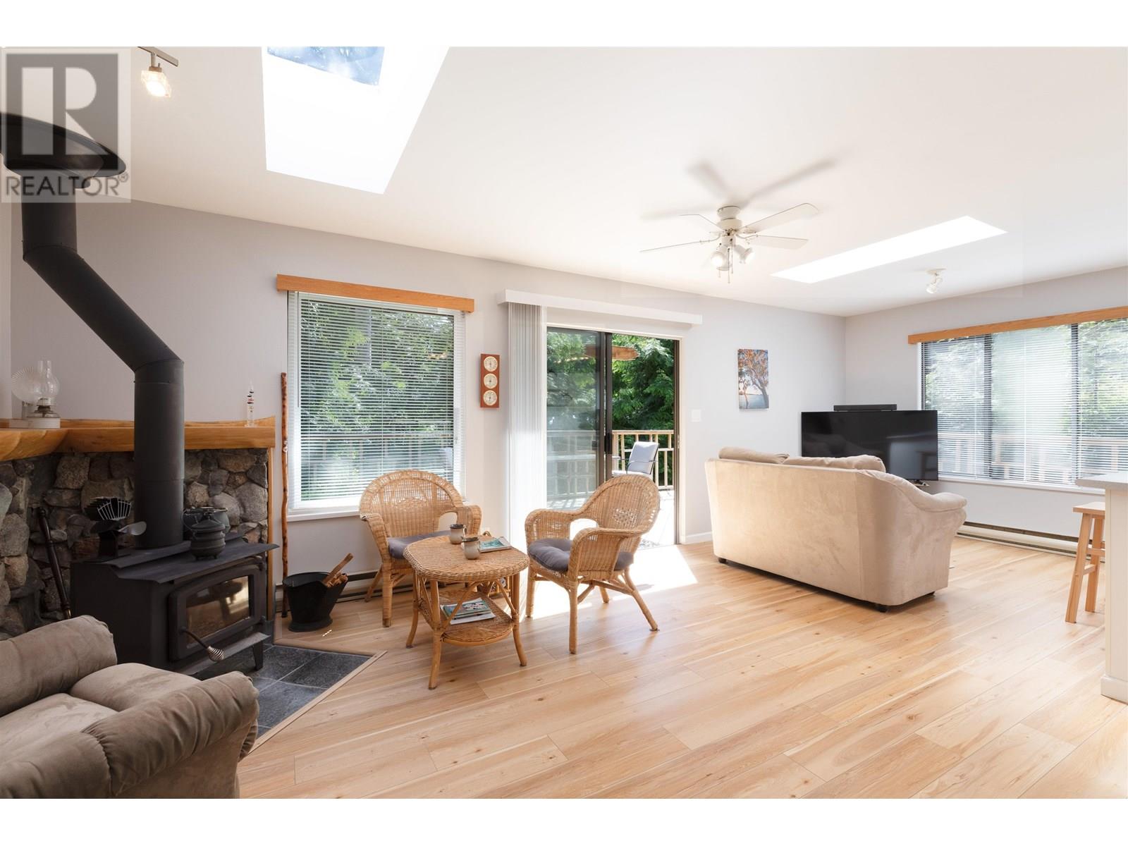 Property at 350 OAK AVENUE image 4