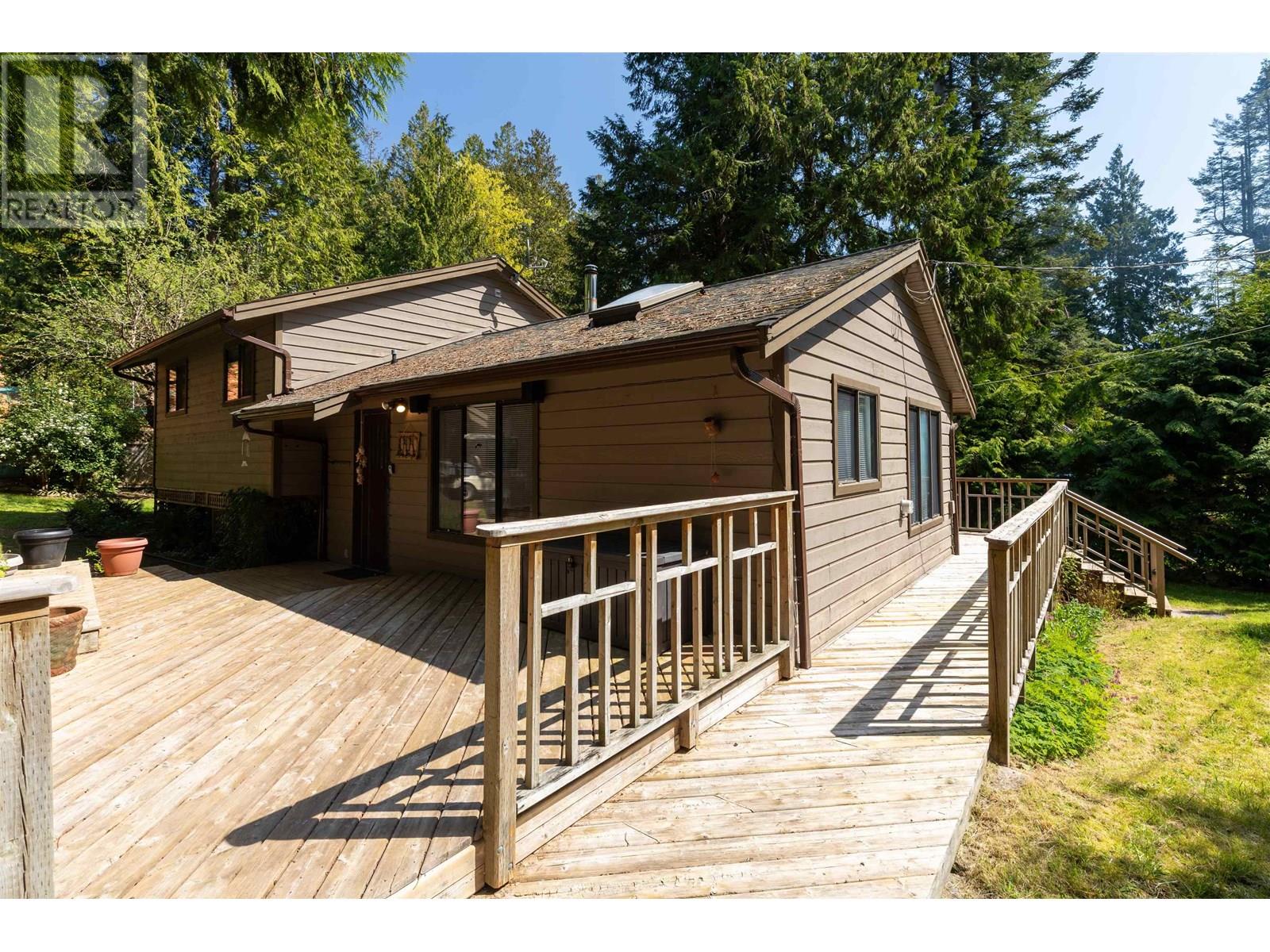 Property at 350 OAK AVENUE image 2