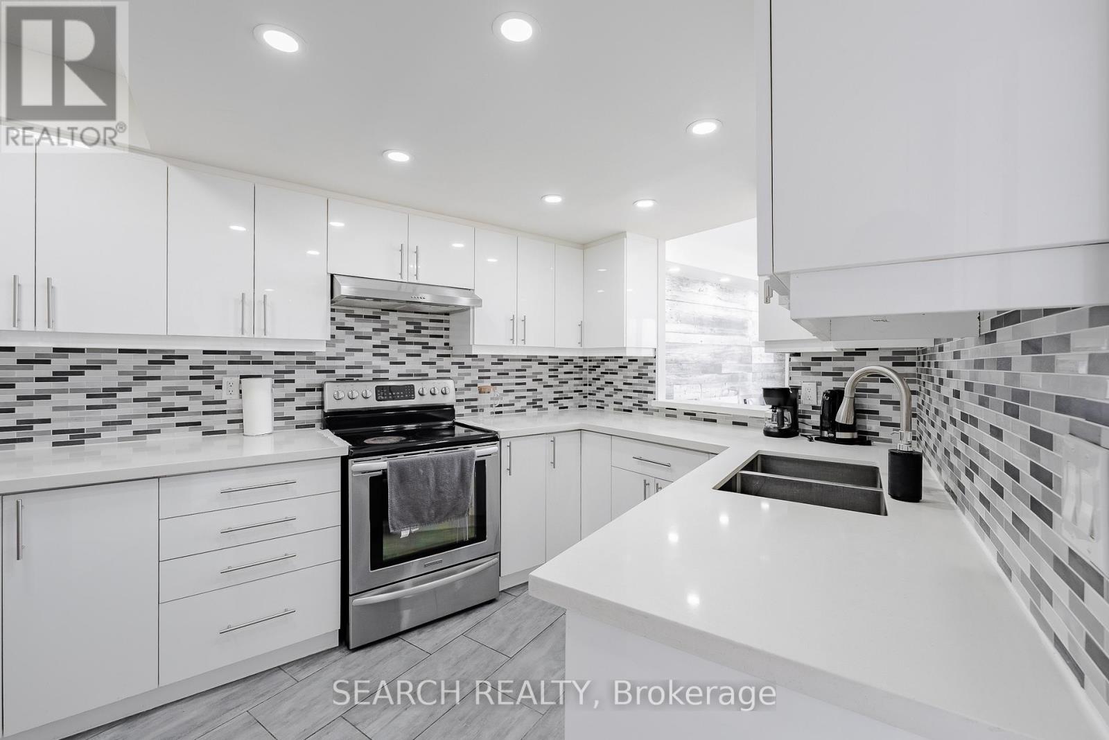 906 - 1360 Rathburn Road E, Mississauga (Rathwood), Ontario  L4W 4H4 - Photo 13 - W12214646