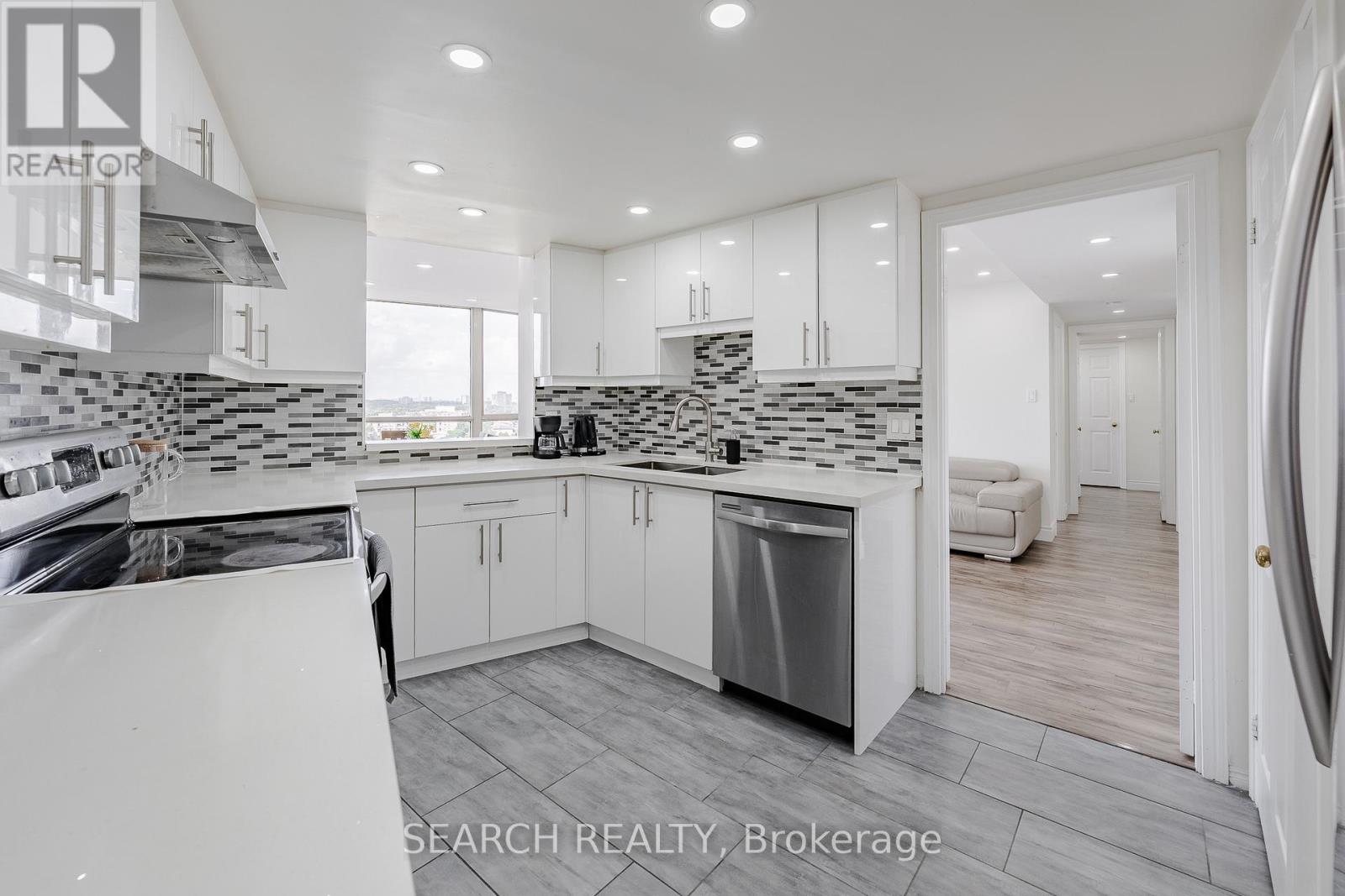 906 - 1360 Rathburn Road E, Mississauga (Rathwood), Ontario  L4W 4H4 - Photo 14 - W12214646
