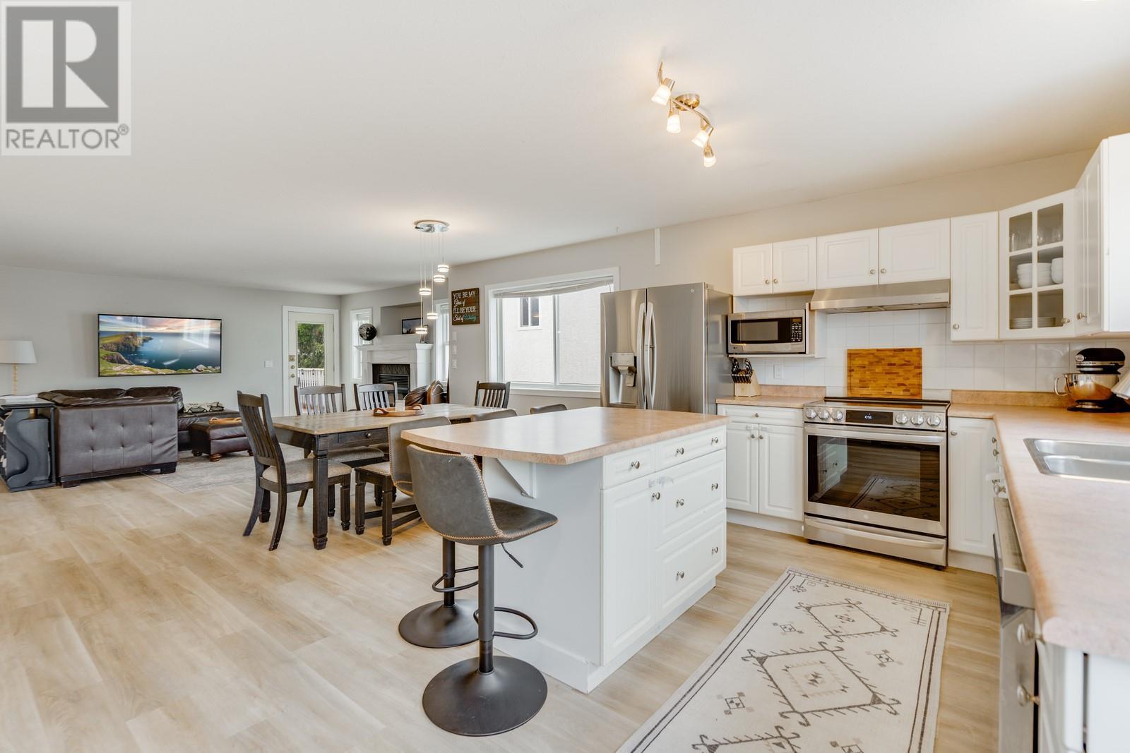 Property at 770 White Court image 5