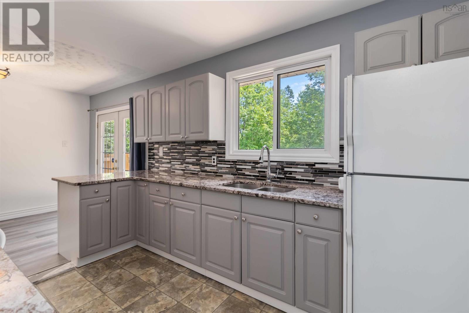 Property at 40 Parkcrest Drive image 4