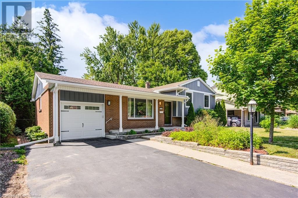 Photo 3 of 44 for 141 Tavistock Road