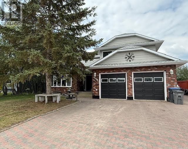 10719 Cottonwood Crescent, dawson creek, British Columbia