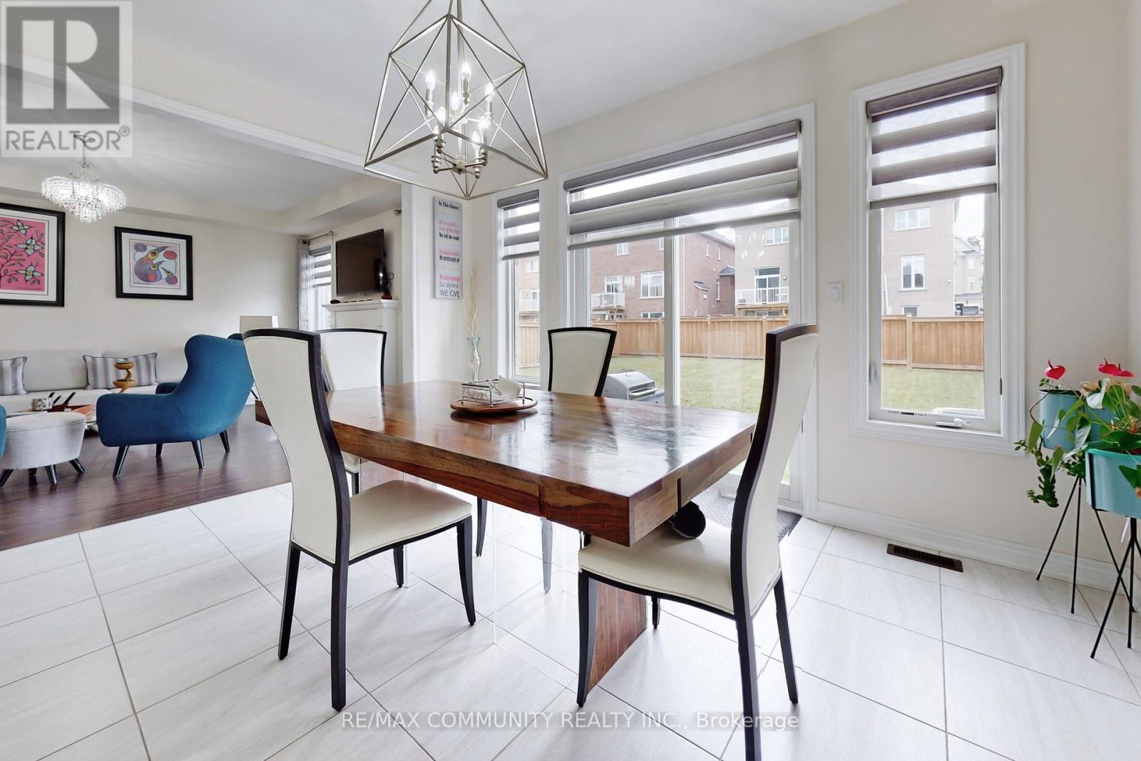 4 Flay Court, Innisfil, Ontario  L0L 1L0 - Photo 11 - N12284382