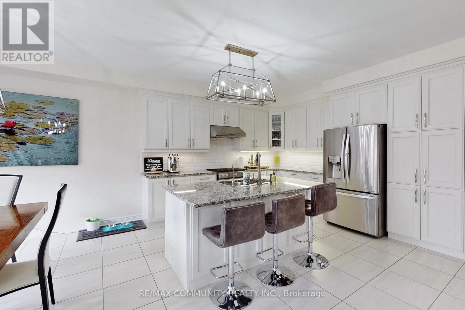 4 Flay Court, Innisfil, Ontario  L0L 1L0 - Photo 14 - N12284382