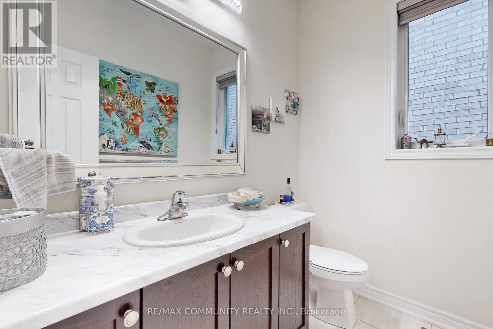 4 Flay Court, Innisfil, Ontario  L0L 1L0 - Photo 18 - N12284382