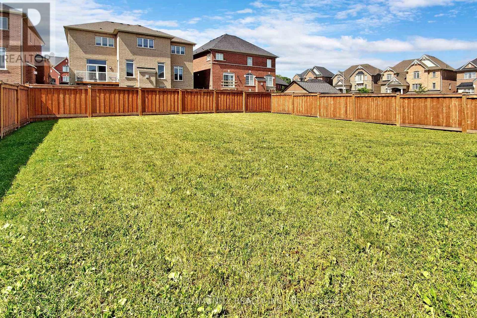 4 Flay Court, Innisfil, Ontario  L0L 1L0 - Photo 36 - N12284382