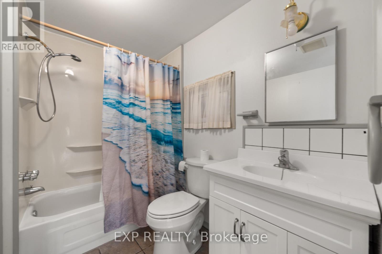 1083 Lakeside Drive, Prince Edward County, Ontario  K0K 1T0 - Photo 21 - X12284415