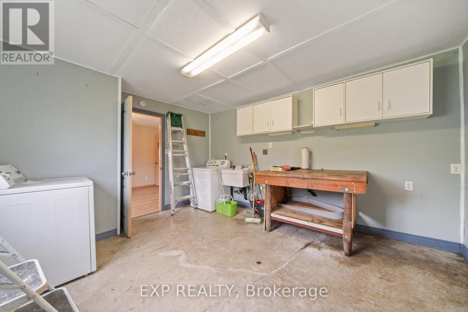 1083 Lakeside Drive, Prince Edward County, Ontario  K0K 1T0 - Photo 29 - X12284415