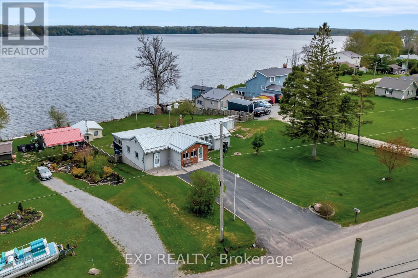 1083 Lakeside Drive, Prince Edward County, Ontario  K0K 1T0 - Photo 3 - X12284415