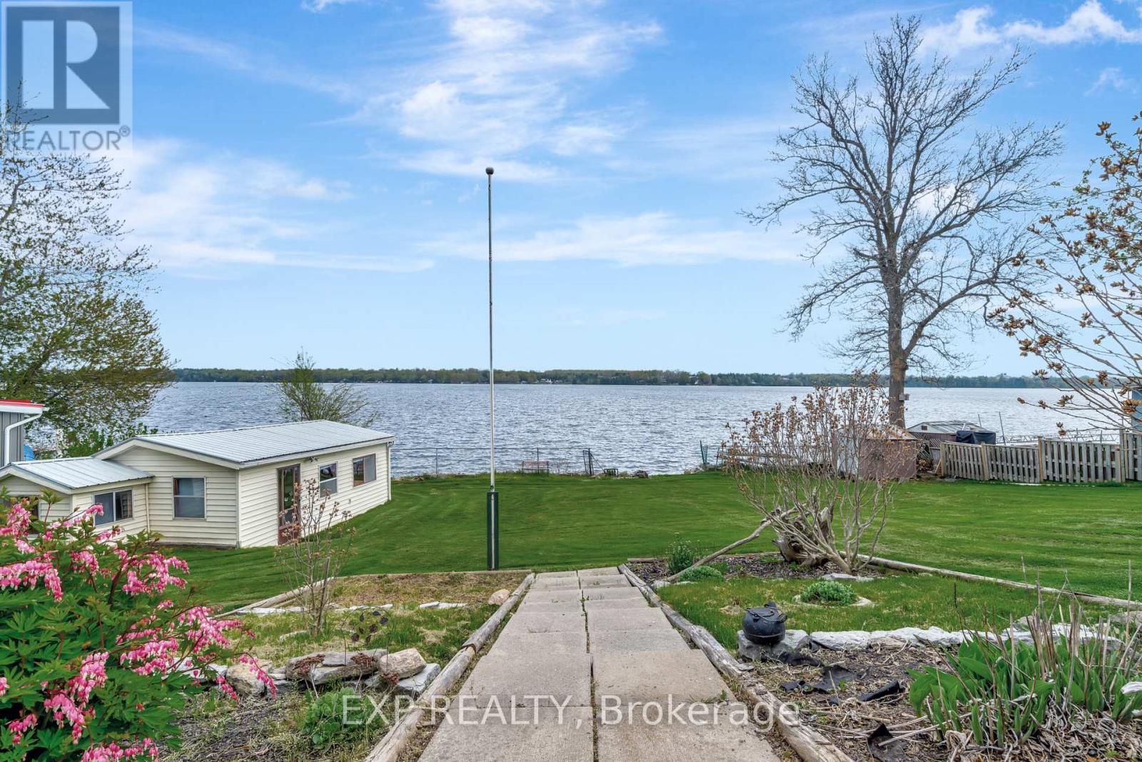 1083 Lakeside Drive, Prince Edward County, Ontario  K0K 1T0 - Photo 32 - X12284415