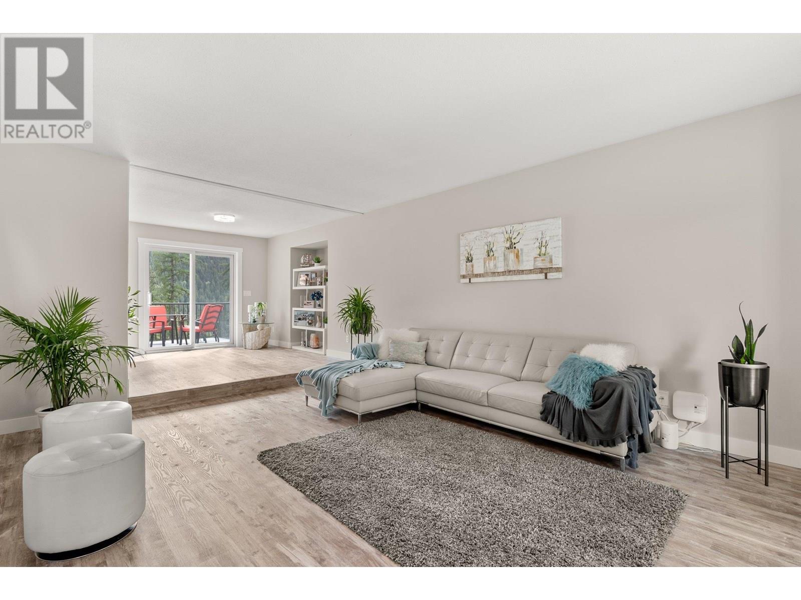 7967 Falcon Ridge Crescent, Kelowna, British Columbia  V1P 1J2 - Photo 10 - 10356036