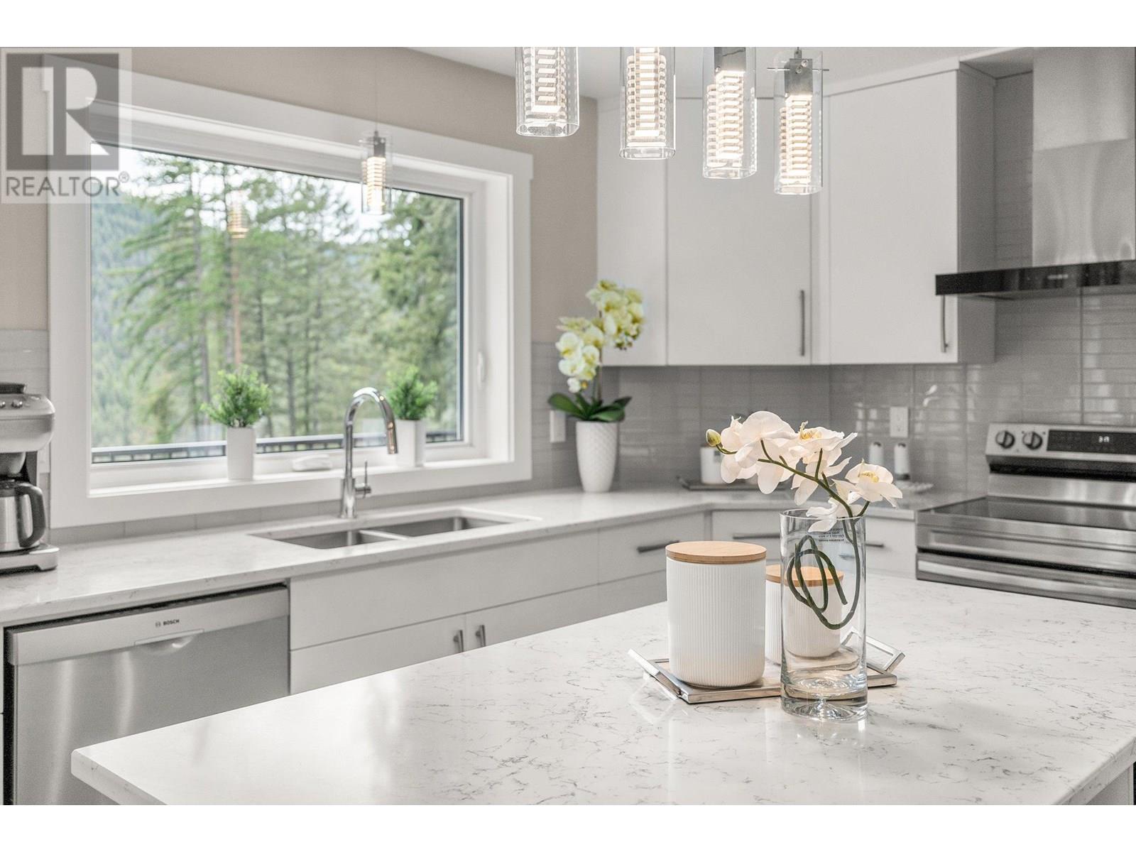 7967 Falcon Ridge Crescent, Kelowna, British Columbia  V1P 1J2 - Photo 25 - 10356036