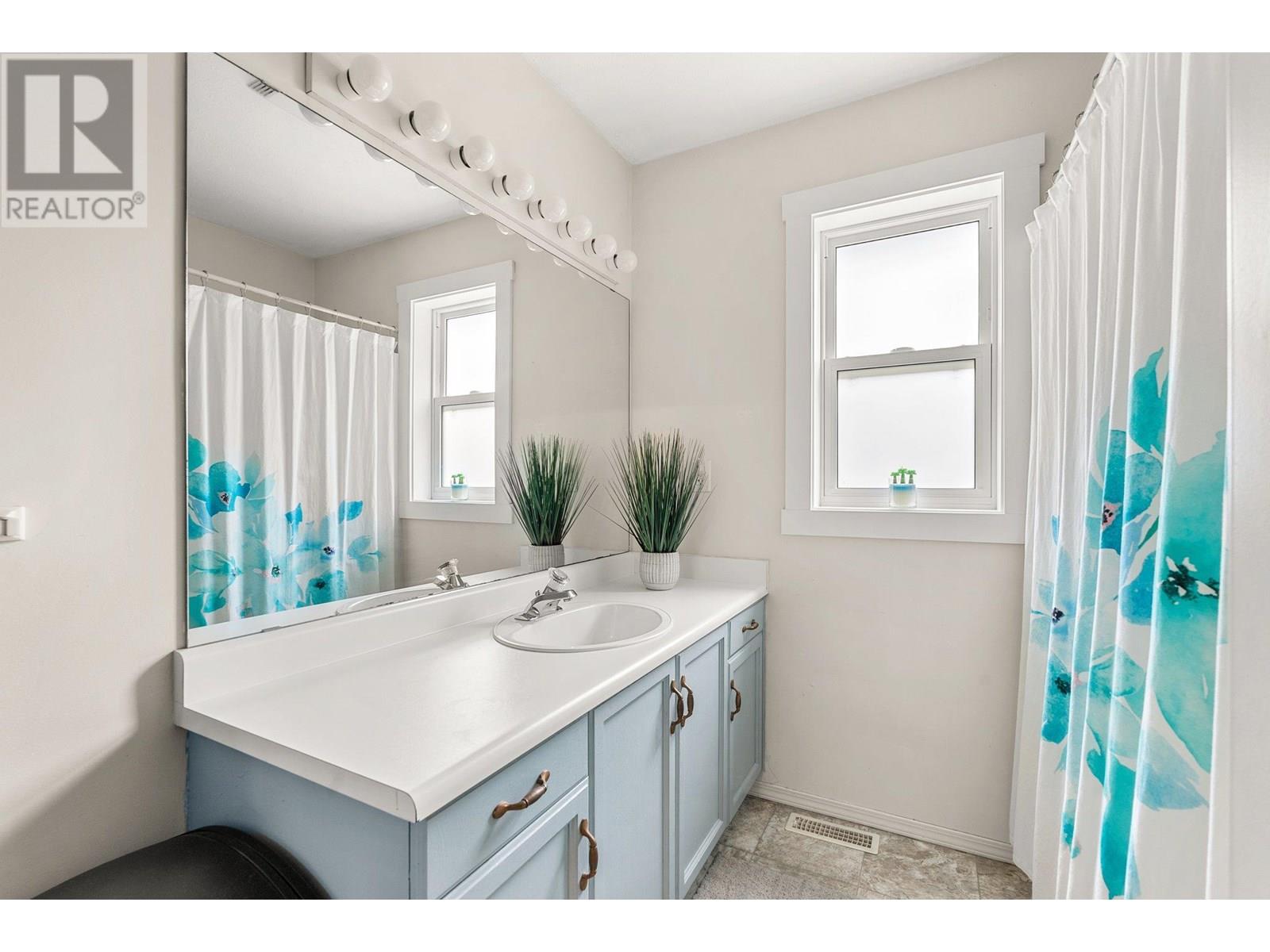 7967 Falcon Ridge Crescent, Kelowna, British Columbia  V1P 1J2 - Photo 47 - 10356036