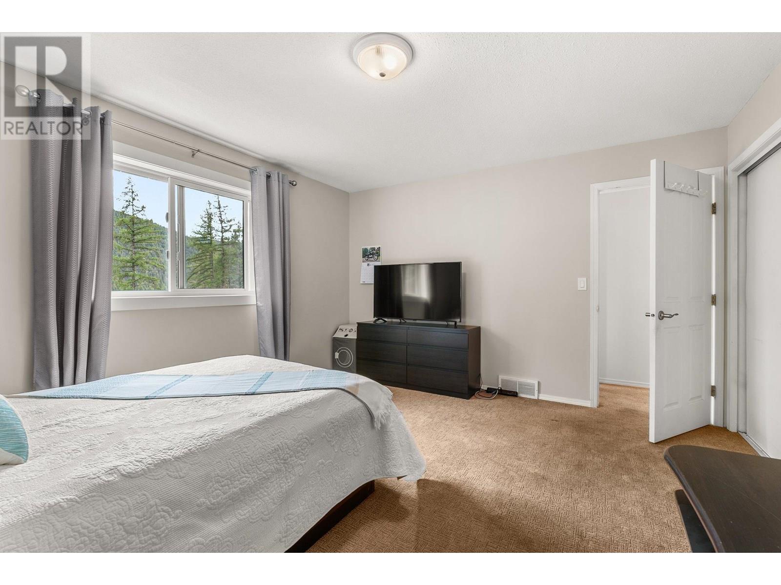7967 Falcon Ridge Crescent, Kelowna, British Columbia  V1P 1J2 - Photo 46 - 10356036