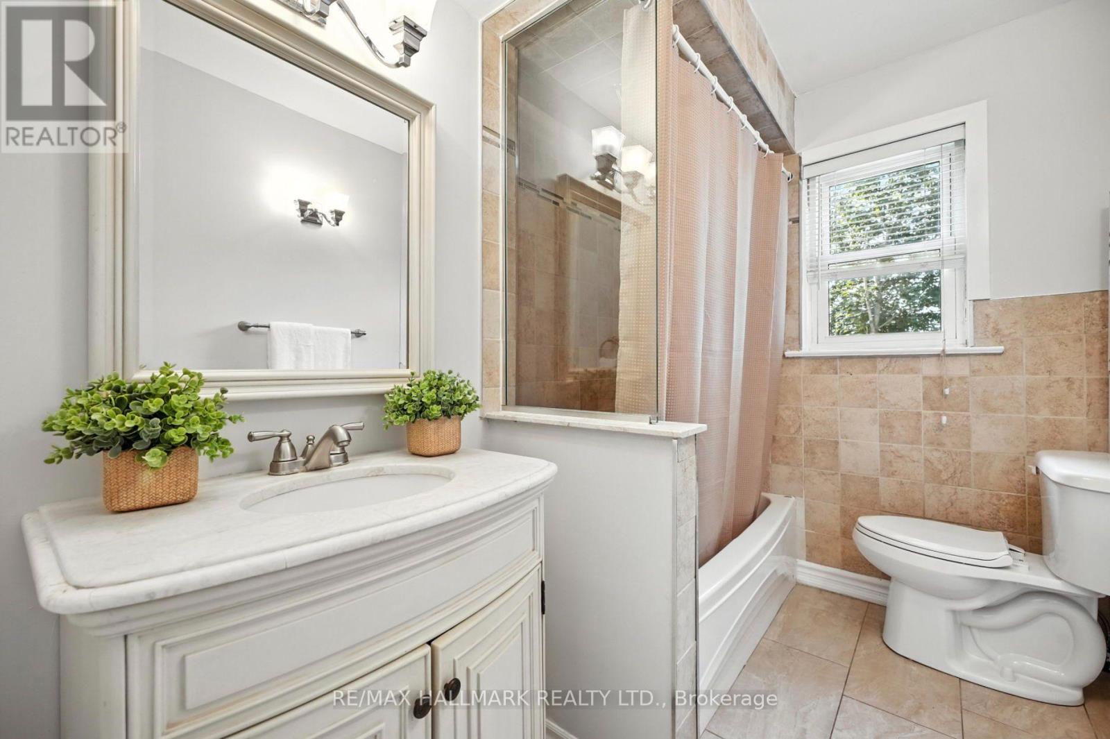 2975 Weston Road, Toronto, Ontario  M9M 2T1 - Photo 12 - W12284375