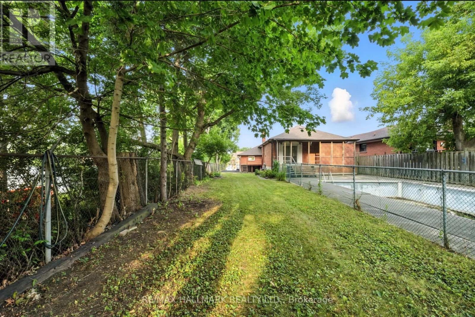2975 Weston Road, Toronto, Ontario  M9M 2T1 - Photo 33 - W12284375