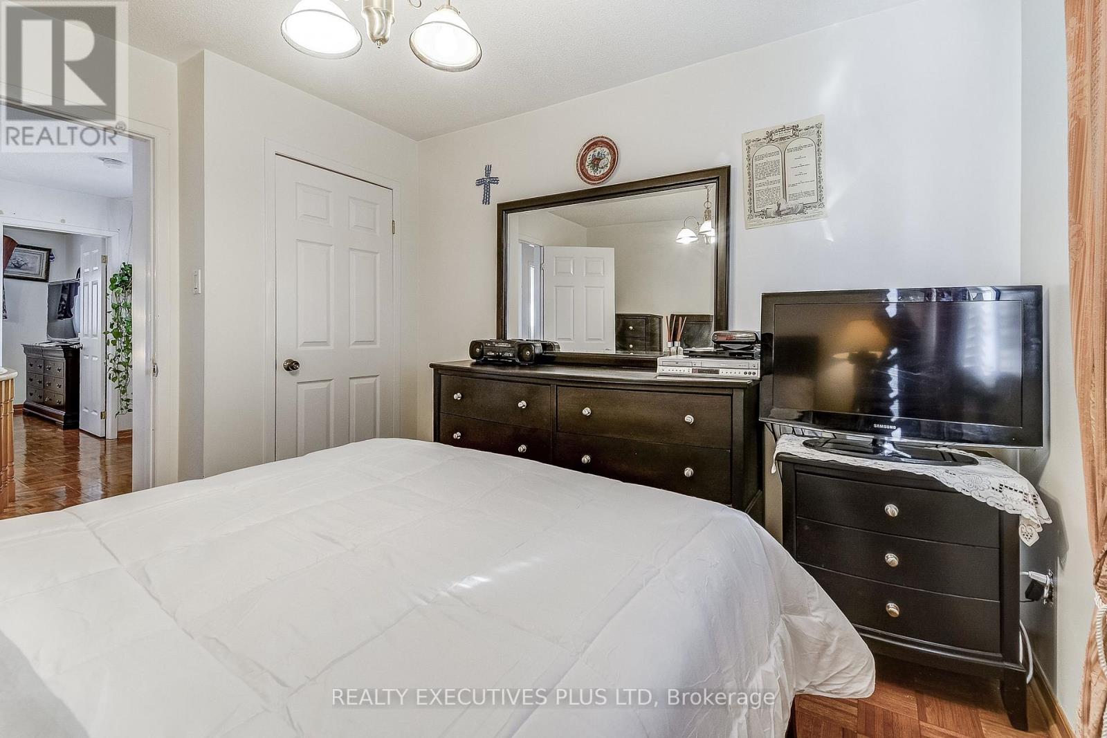 206 Vodden Street W, Brampton, Ontario  L6X 2V3 - Photo 18 - W12284376