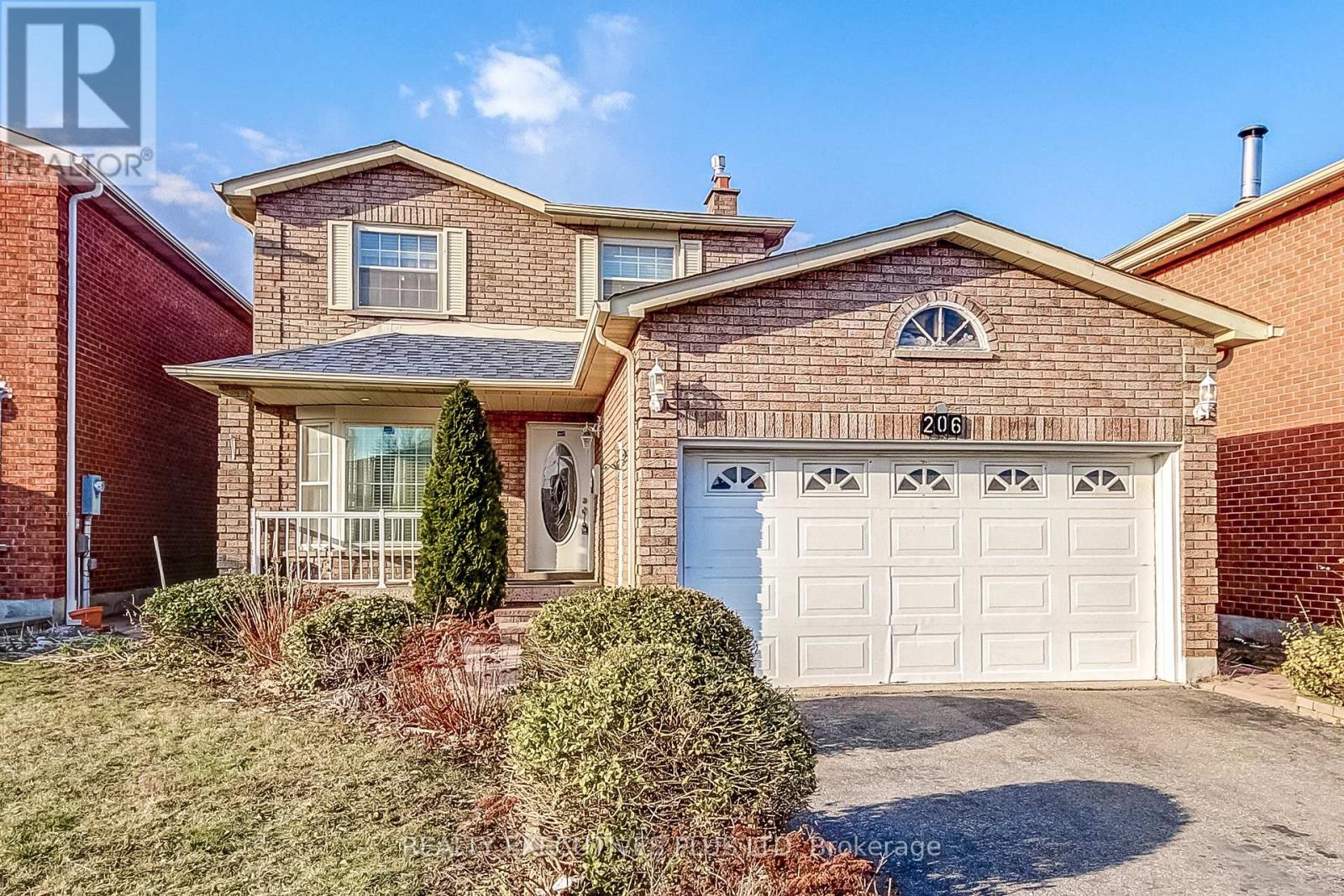 206 Vodden Street W, Brampton, Ontario  L6X 2V3 - Photo 4 - W12284376