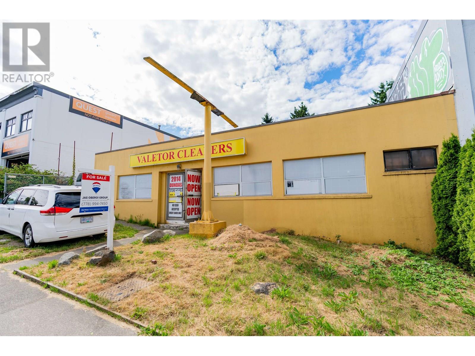 2014 Dundas Street, Vancouver, British Columbia  V5L 1J4 - Photo 2 - C8070618