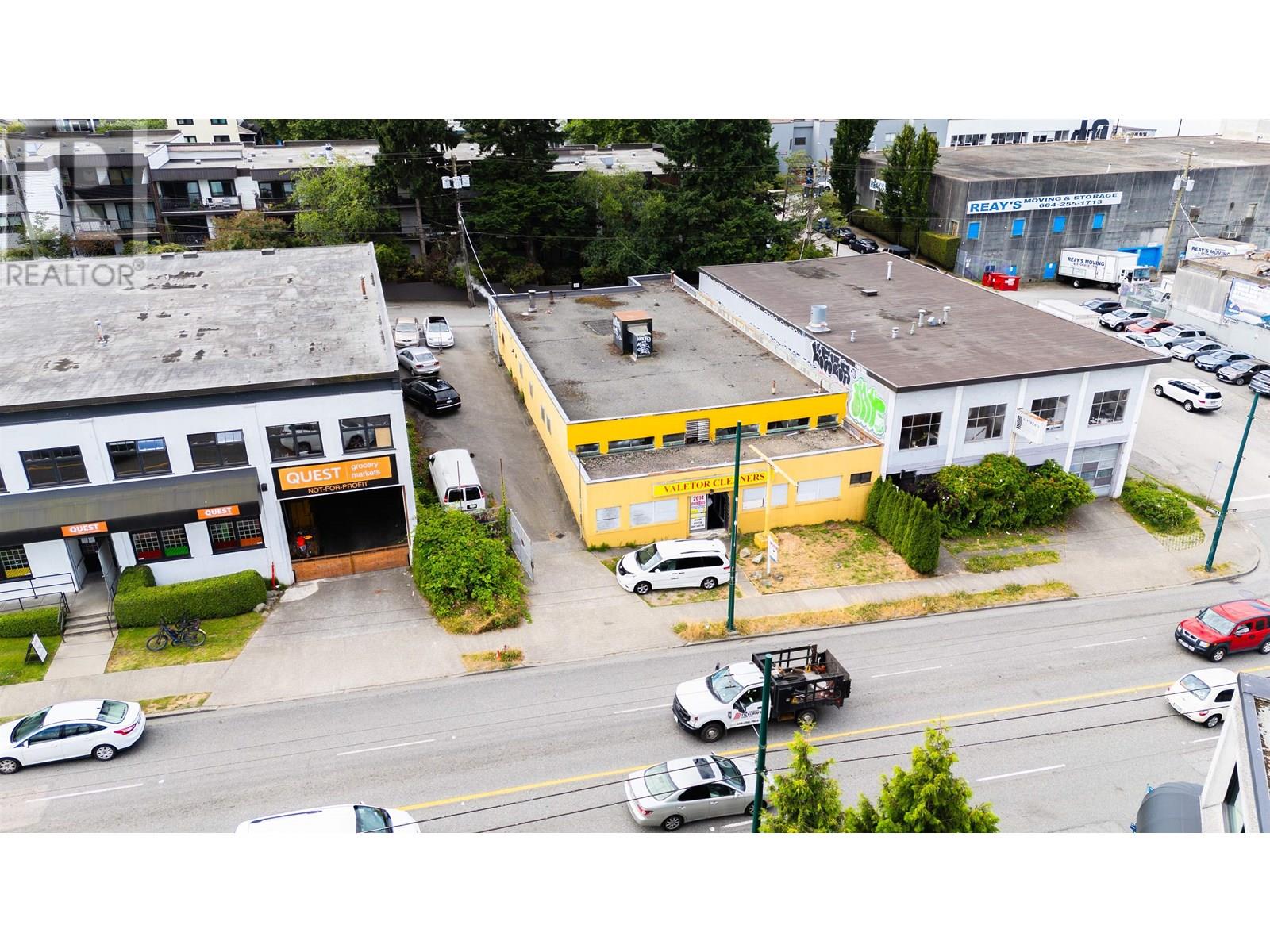 2014 Dundas Street, Vancouver, British Columbia  V5L 1J4 - Photo 3 - C8070618