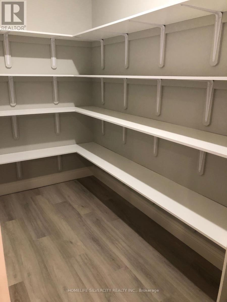 Property at 550 BONAVENTURE COURT image 4