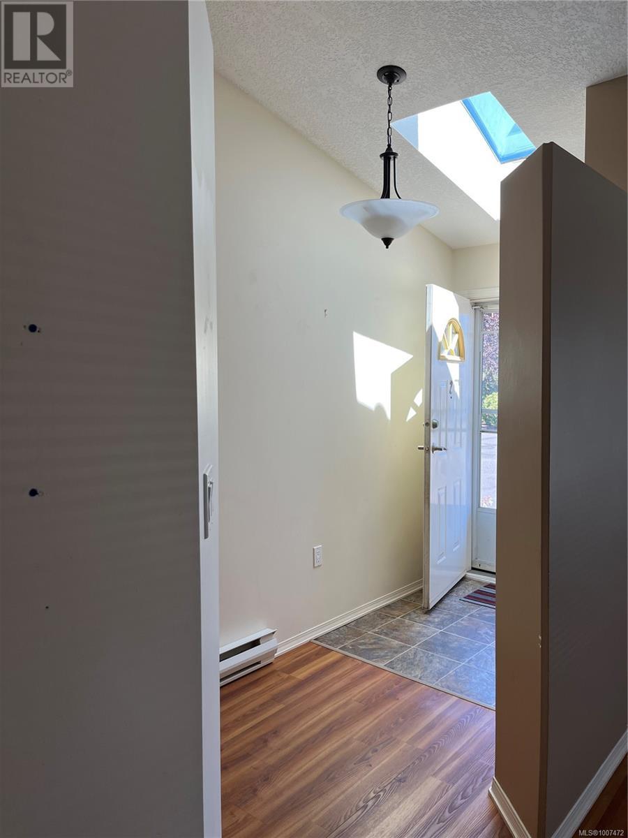 Property at 2 1623 Caspers Way image 5
