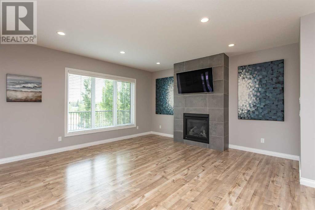 Property at 143 Vancouver Crescent image 2