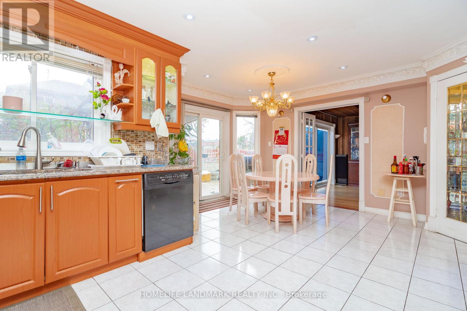 3211 Bloomfied Drive, Mississauga (Lisgar), Ontario  L5N 6V2 - Photo 10 - W12284439