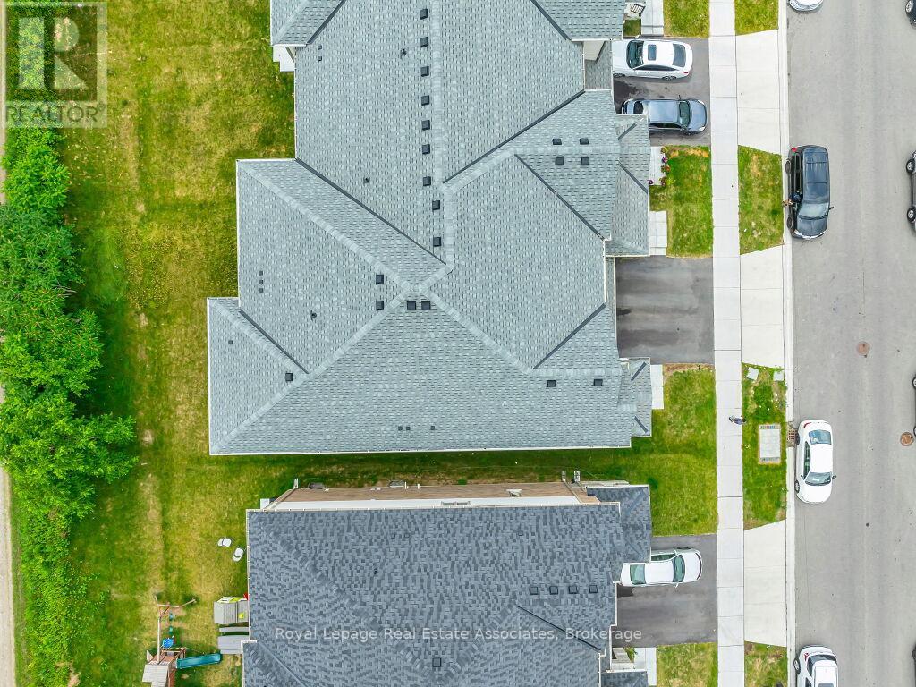 Property at 184 BROADACRE DRIVE image 3