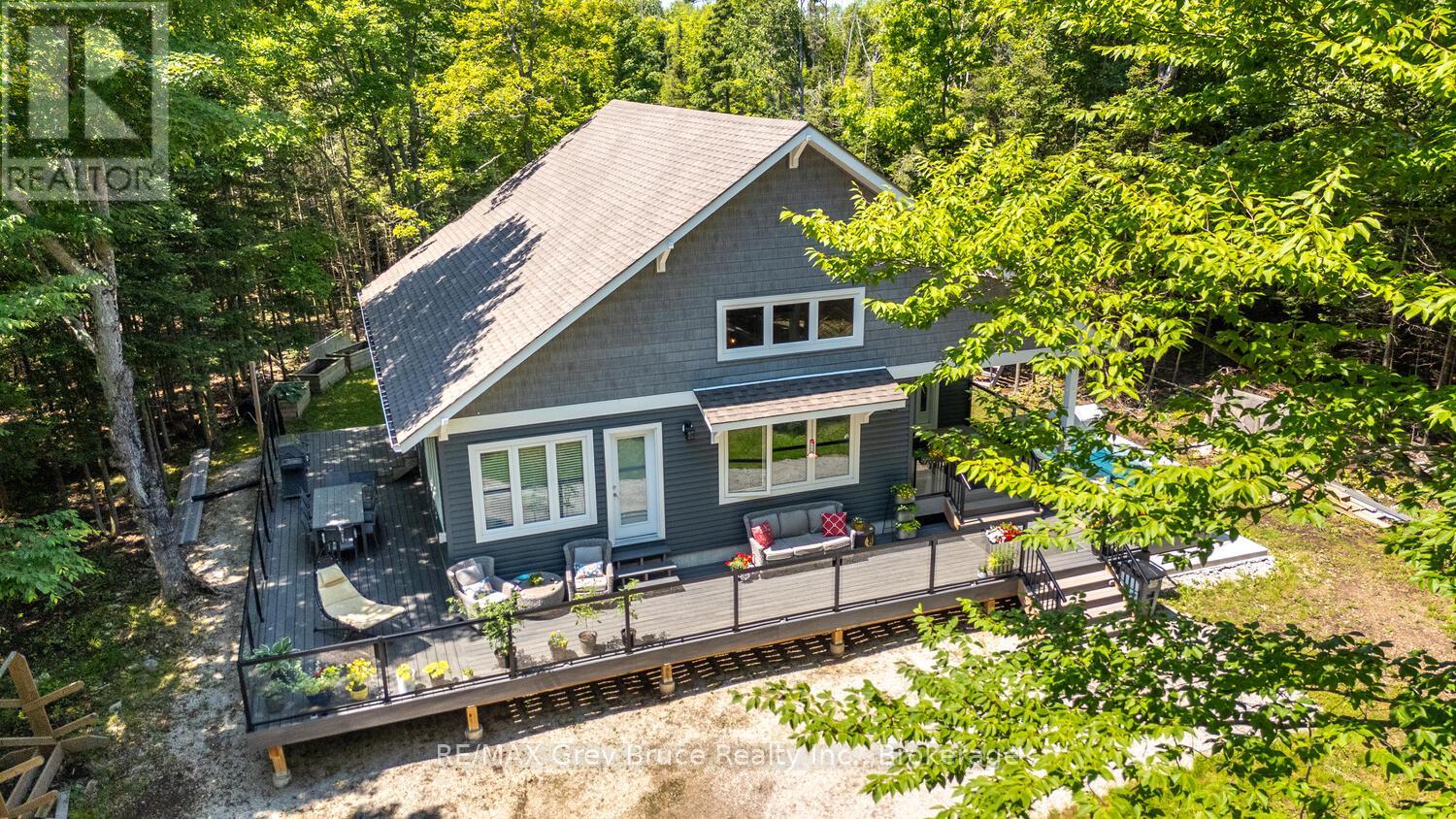 110 Maple Golf Crescent, Northern Bruce Peninsula, Ontario  N0H 2R0 - Photo 34 - X12284474