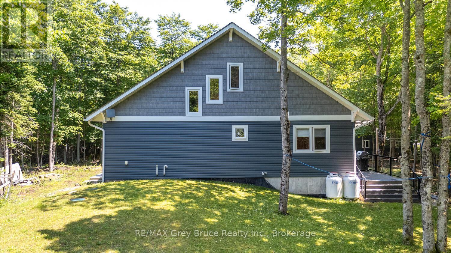 110 Maple Golf Crescent, Northern Bruce Peninsula, Ontario  N0H 2R0 - Photo 40 - X12284474