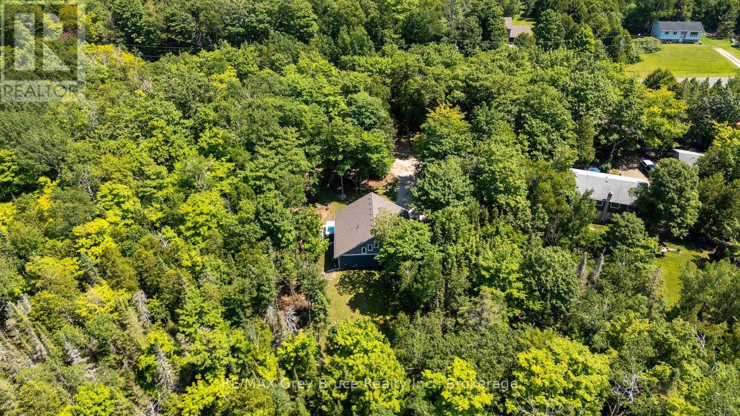 110 Maple Golf Crescent, Northern Bruce Peninsula, Ontario  N0H 2R0 - Photo 49 - X12284474