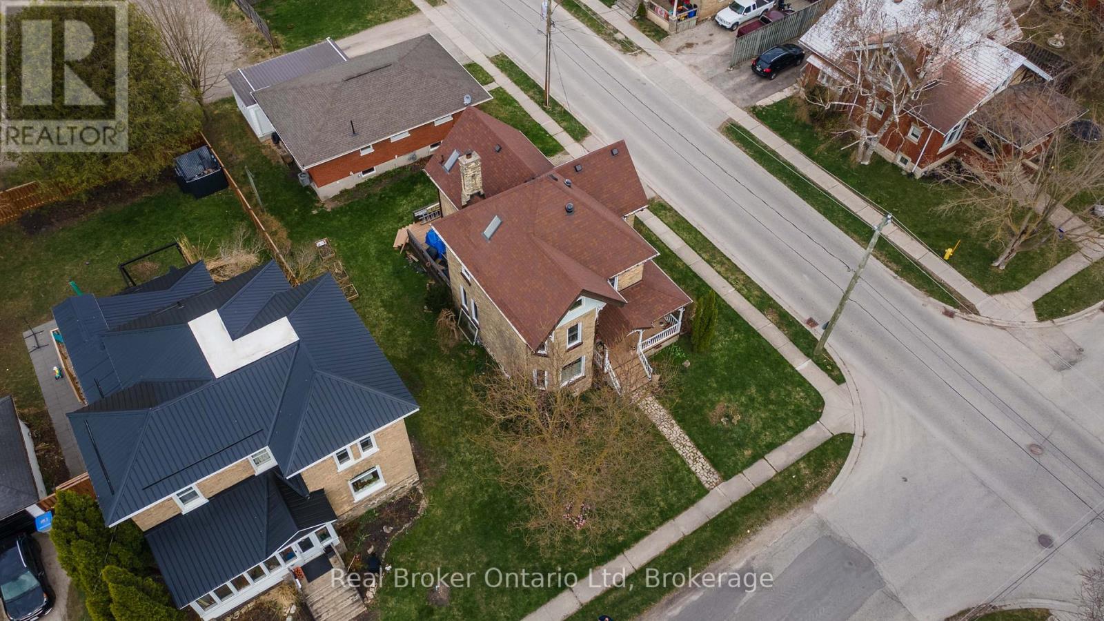 295 Livingstone Avenue N, North Perth, Ontario  N4W 1P8 - Photo 25 - X12261817