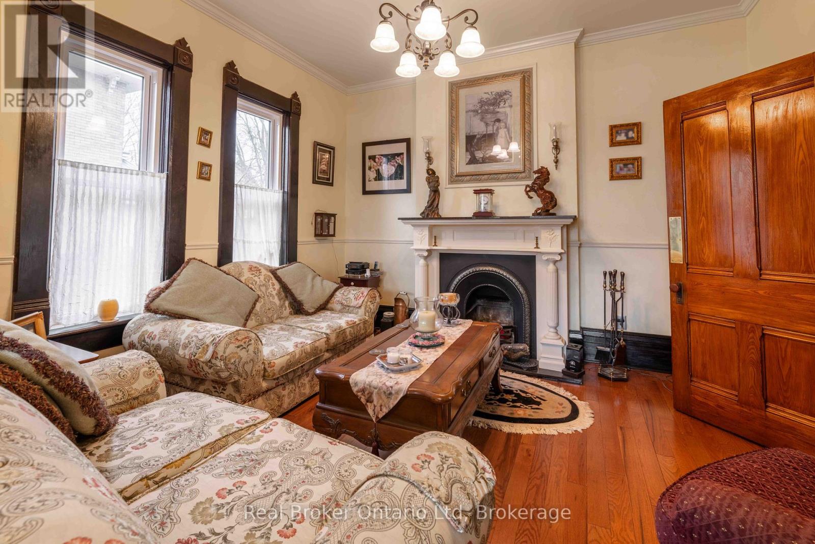 295 Livingstone Avenue N, North Perth, Ontario  N4W 1P8 - Photo 9 - X12261817