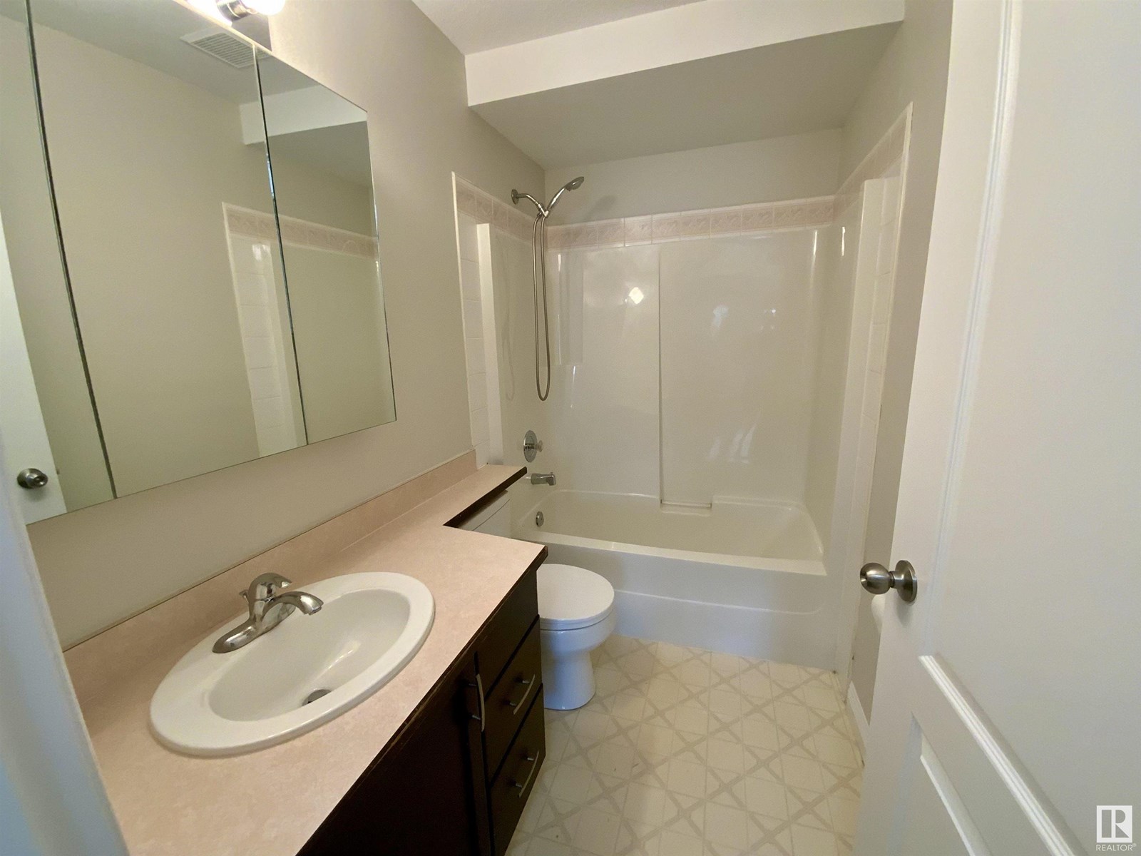 #34 9914 80 Av Nw, Edmonton, Alberta  T6E 6L6 - Photo 10 - E4447714