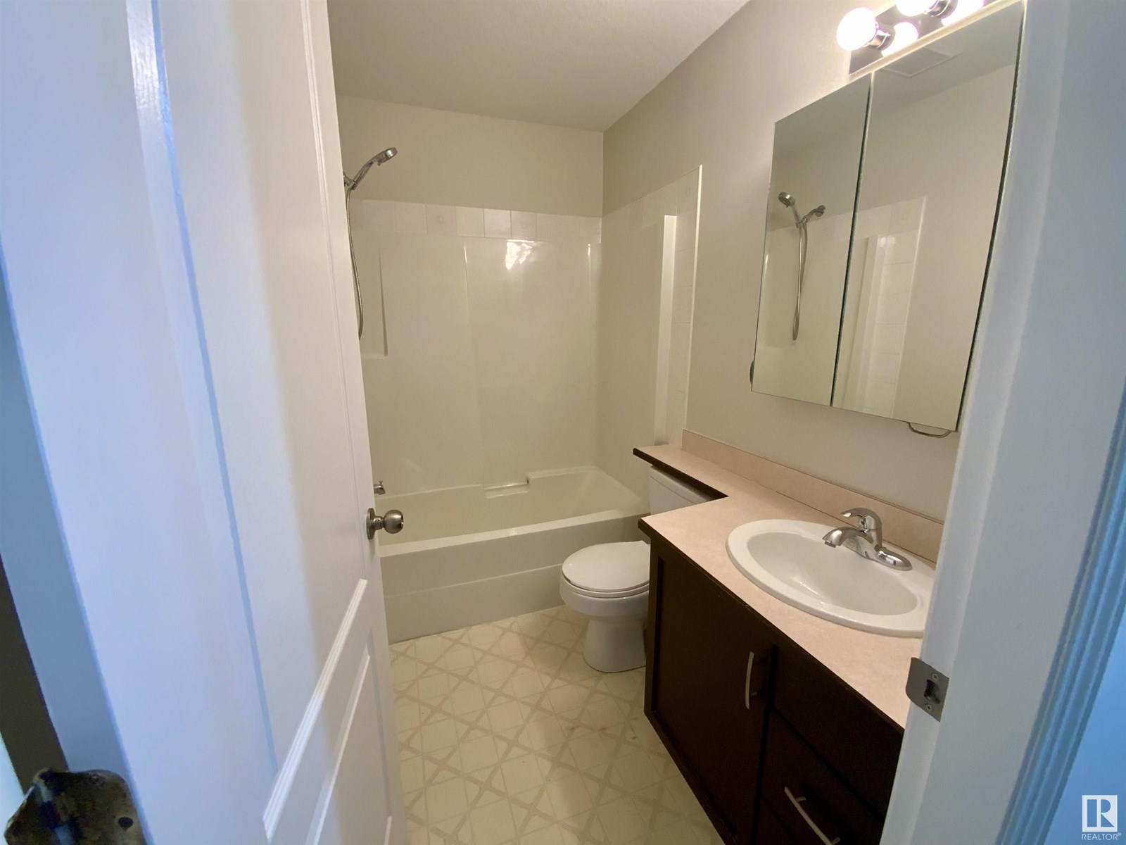 #34 9914 80 Av Nw, Edmonton, Alberta  T6E 6L6 - Photo 25 - E4447714