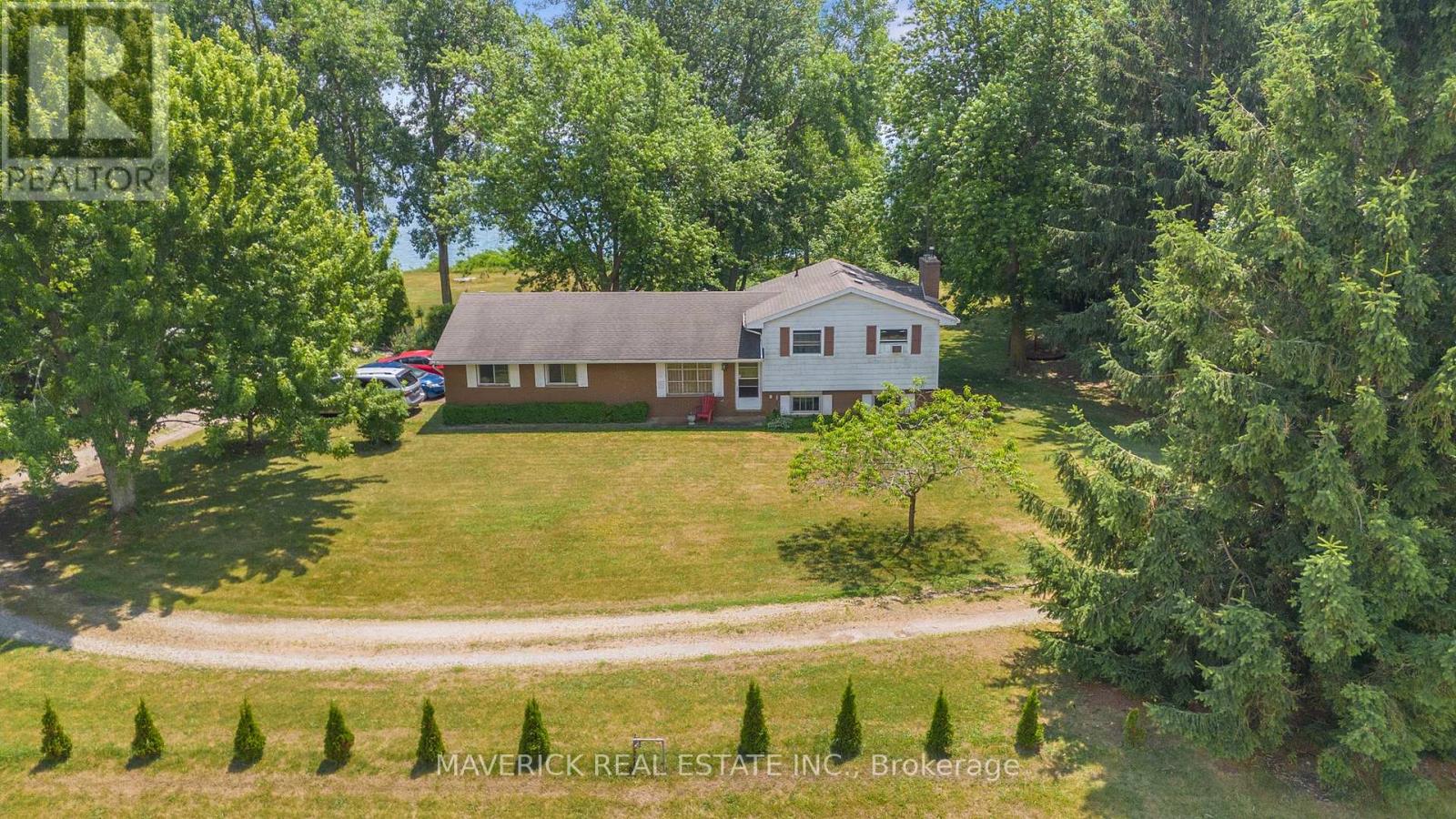 7504 Talbot Trail, Chatham-Kent, Ontario  N0P 1A0 - Photo 11 - X12284526