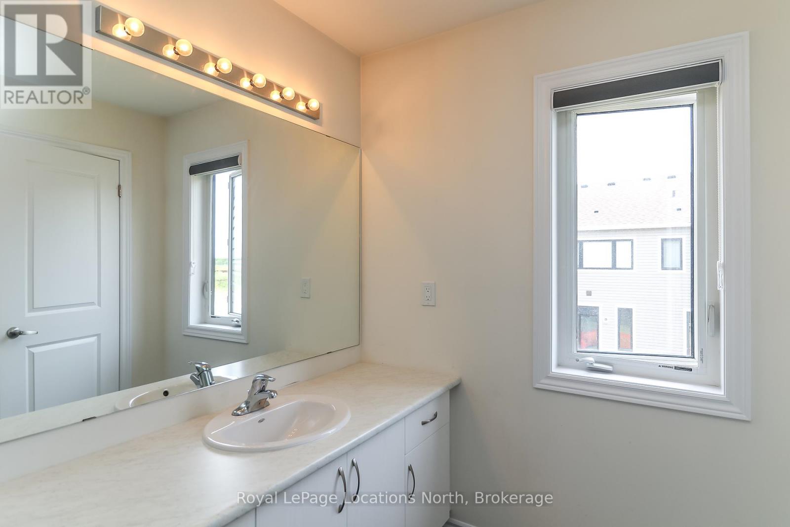 6 Durham Avenue, Barrie, Ontario  L9J 0W7 - Photo 32 - S12284540